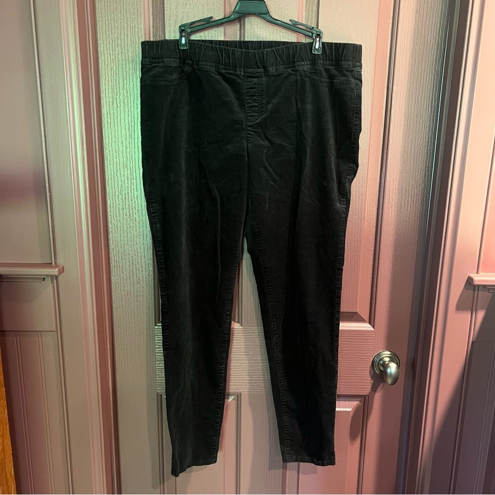 Eileen Fisher Women's Black Corduroy Cropped Pants